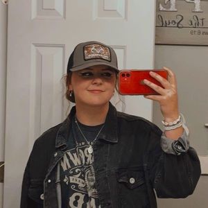 Meet your Posher, Trinity